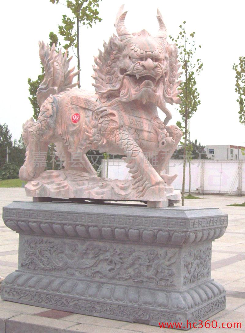  p>石麒麟是中国建筑中辟邪物品,有消灾解难,驱除邪魔,镇宅避煞的作用
