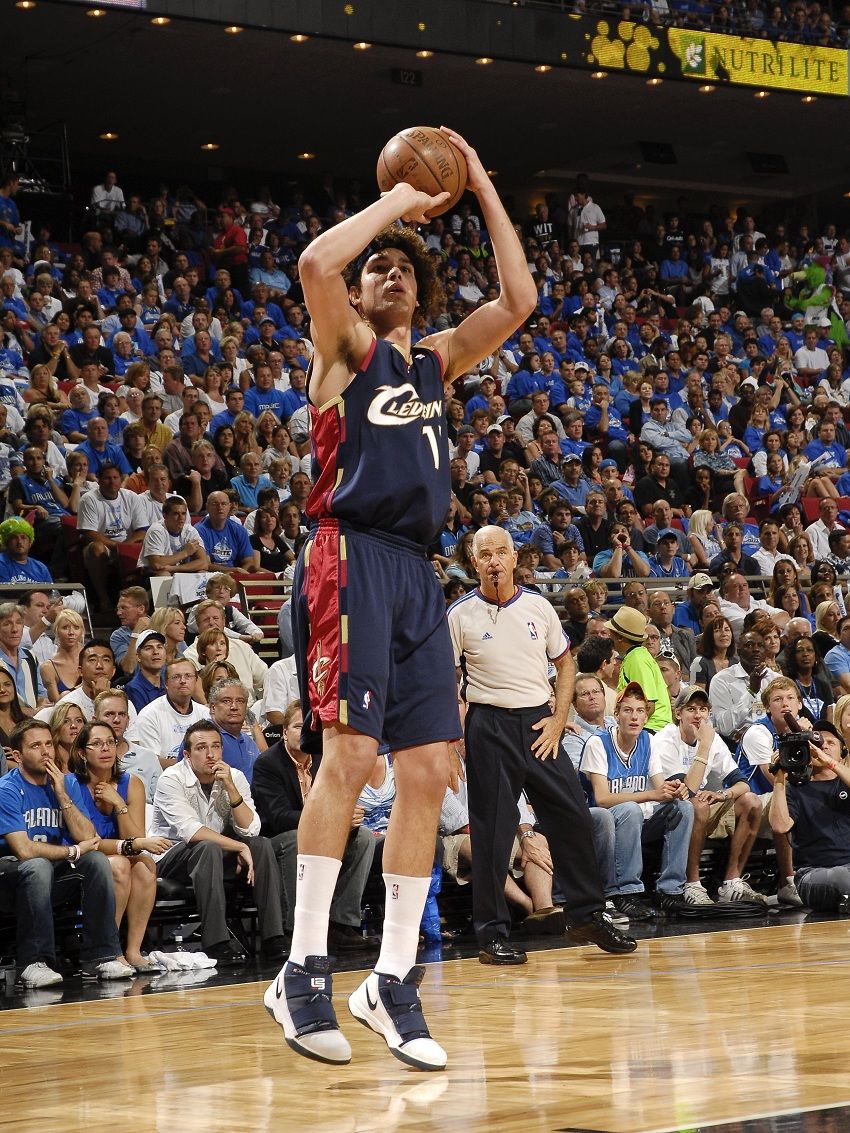  p data-id="gnwo83f0za">安德森·瓦莱乔(anderson varejao),1982年9