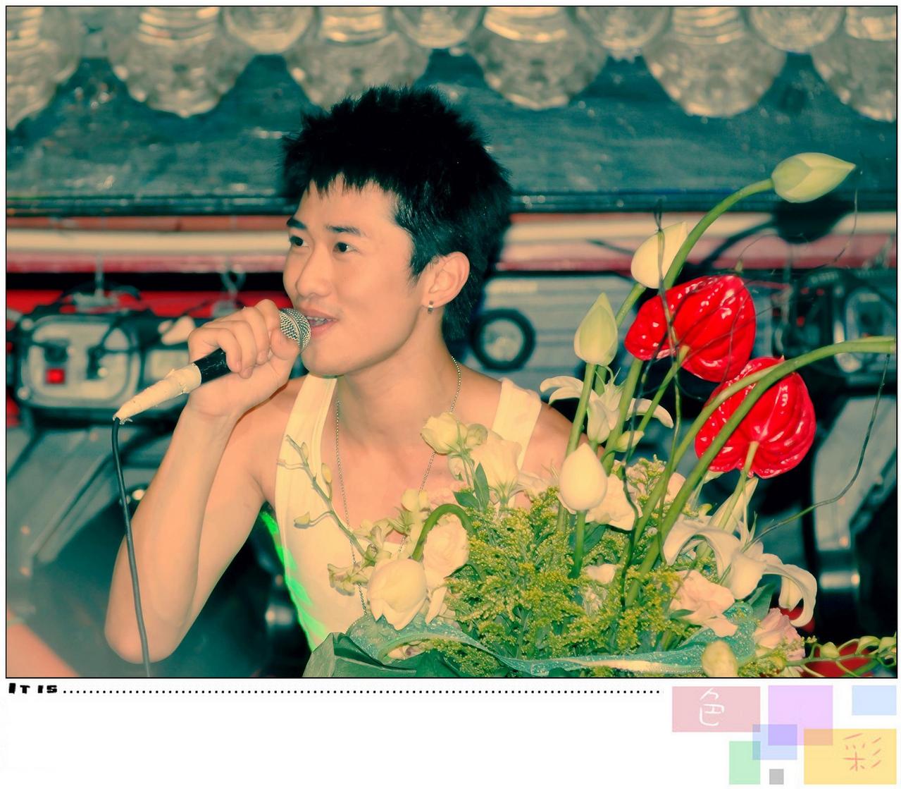  p>蔡思涛,1981年4月16日出生于四川省简阳市,中国内地男歌手.