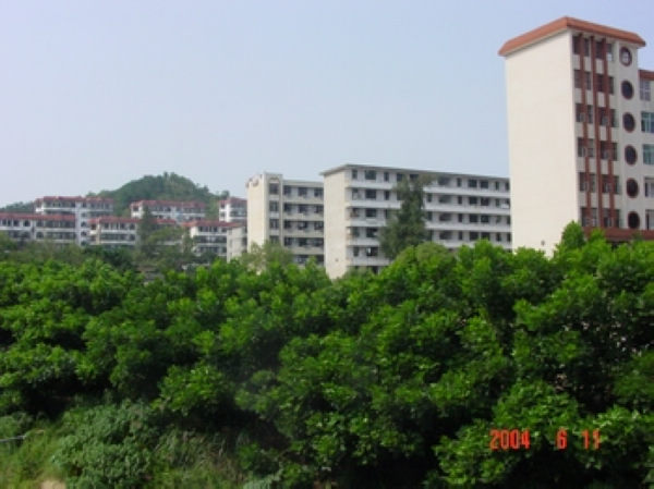 福建侨兴轻工学校