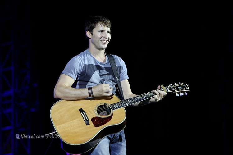  p>詹姆斯·布朗特(james blunt),1974年2月22日出生于 a target="