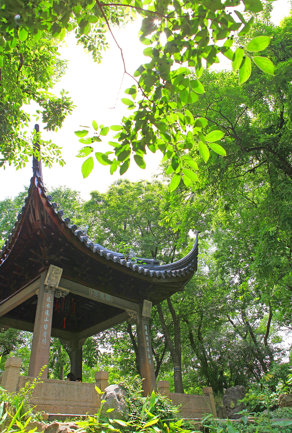  p data-id="gnwh15wbd1">古代的中国园林建筑建造大多与享乐生活有