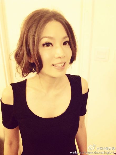  p>歌莉雅,香港独立歌手.英文名gloria tang.