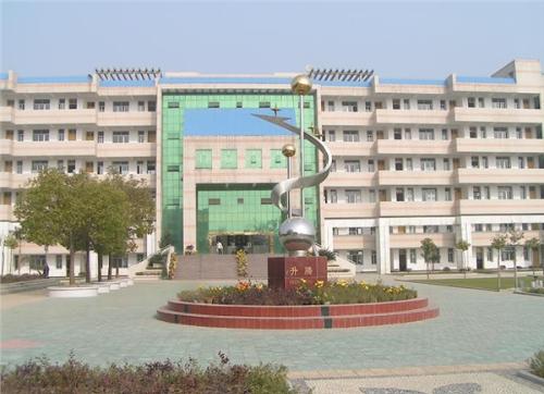  p data-id="gnx09dfwrp">监利市新沟中学是一所巿直属的重点高中