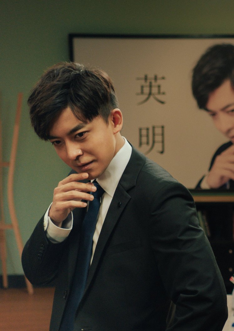 爱情公寓5》中张伟的扮演者是谁_李佳航- 不太囧影视