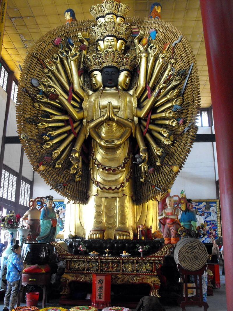  p data-id="gnvhi9xlsu">泸州方山旅游区云峰寺的黑脸观音雕像,是