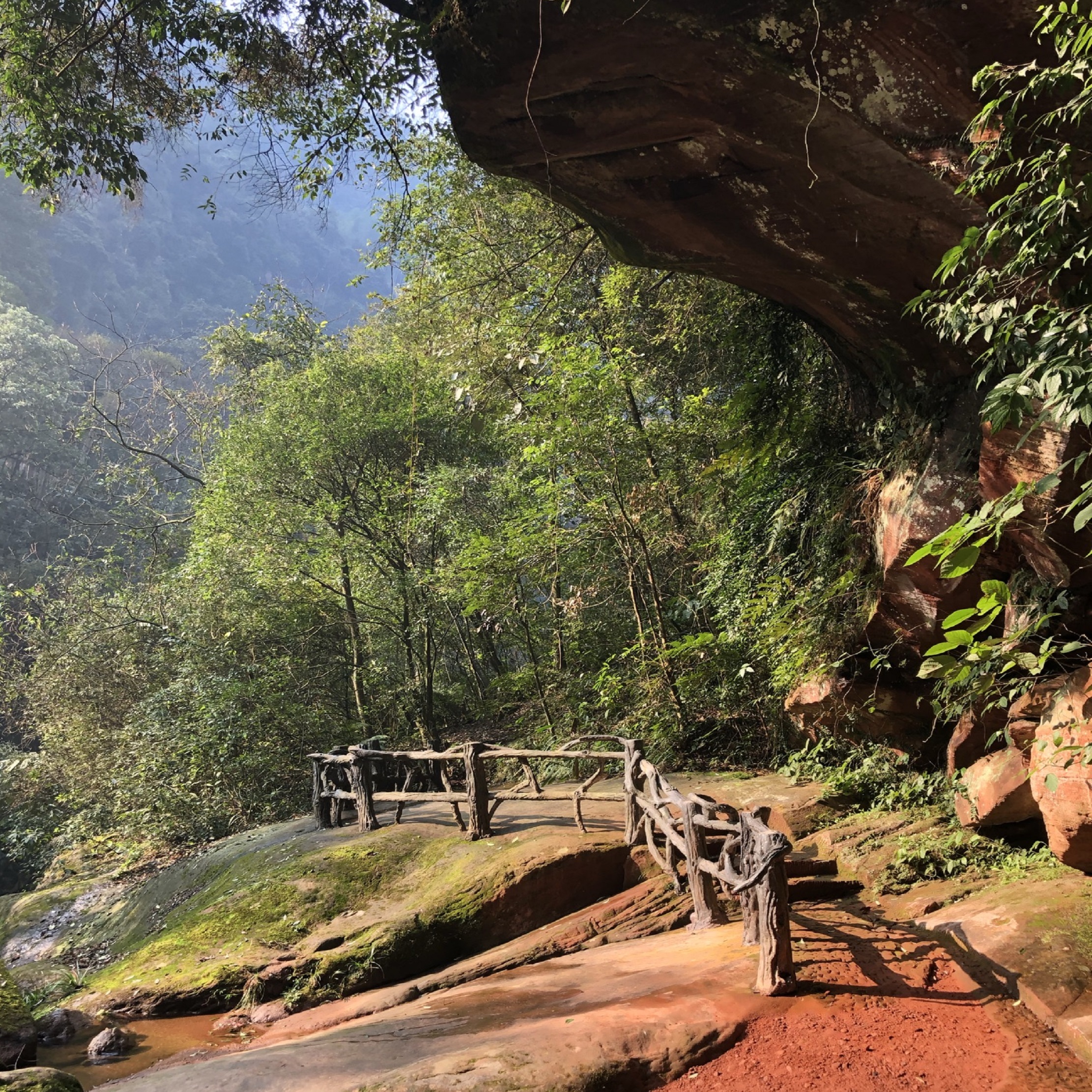 区 /a>·佛光岩景区(原名 a target="_blank" href="/item/五柱峰景