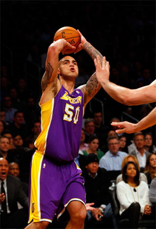  p>罗伯特·萨克雷(robert sacre),1989年6月6日出生于美国路易斯安那