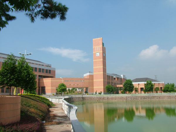  p>兰溪市兰荫中学经 a href="#" data-lemmaid="7533171">金华市教育