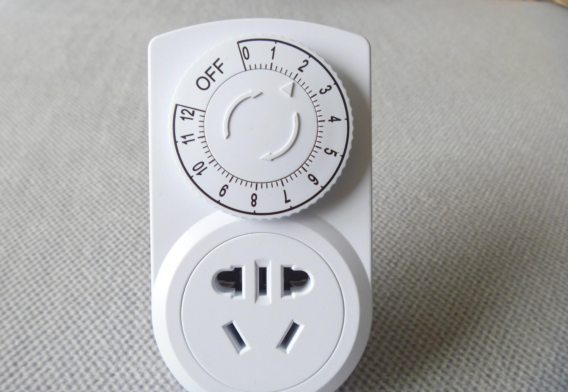  p>定时开关是顺应人们的日常生活的方便而研发出来的一款电子控制的