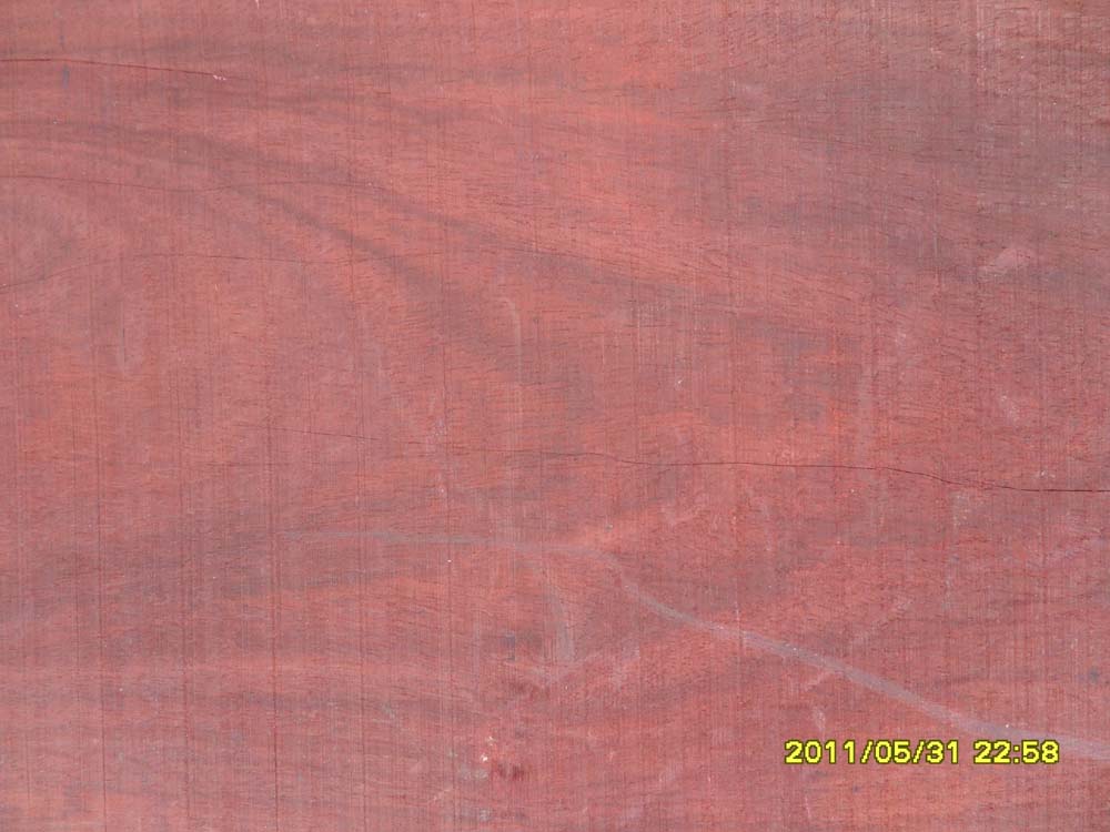  p>桃花心木质地坚硬轻巧,易于求取结构坚固和形式灵巧的效果,同时