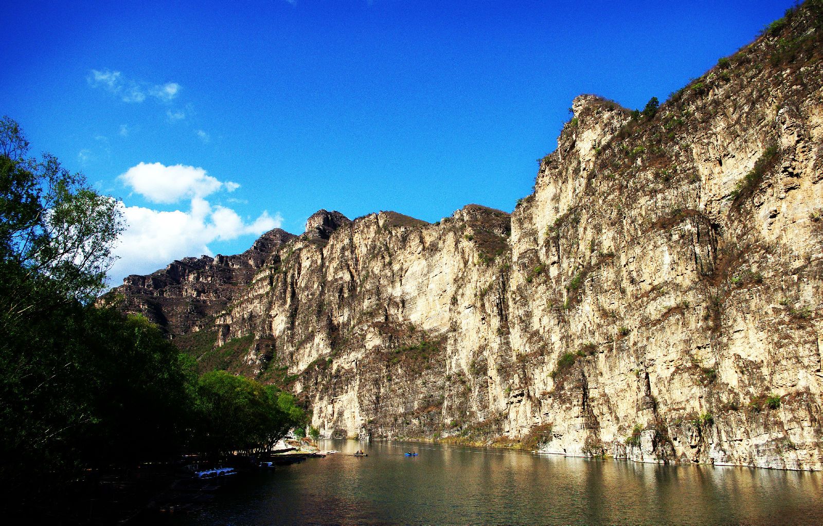  p>十渡风景区位于北京市房山区西南,有着中国北方唯一一处大规模