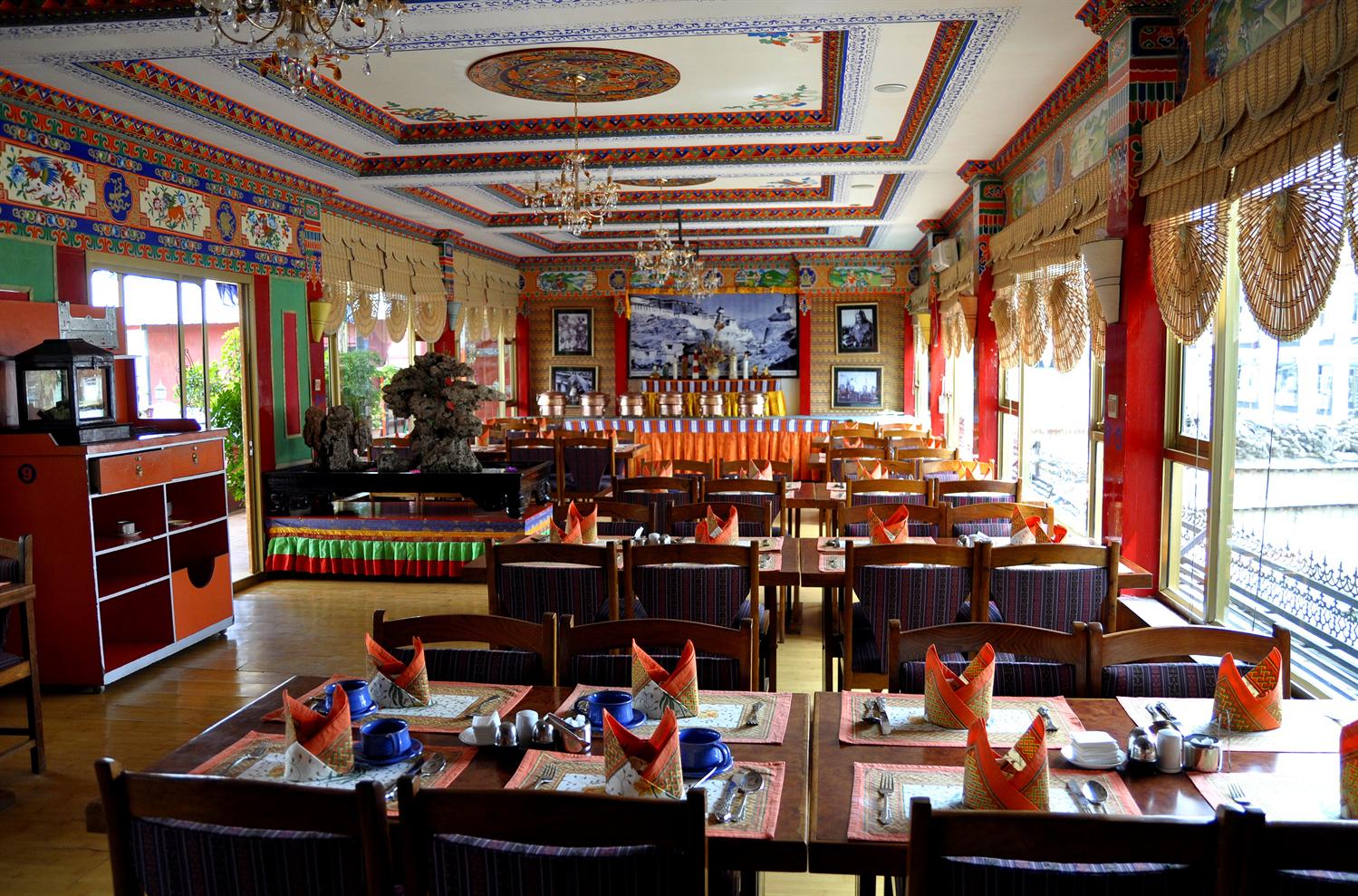 原建筑曾为尼泊尔往西藏领事馆,现已整体装修为纯藏式酒店