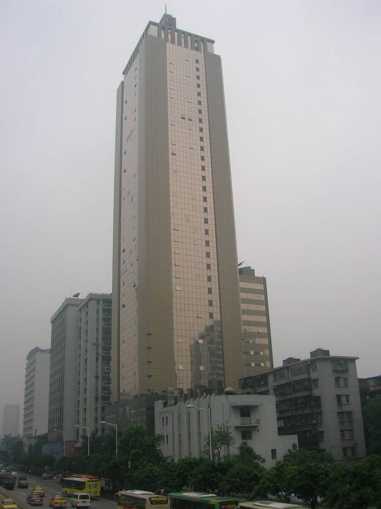  p>北京广州大厦 坐落于繁华的西单商业区内,周围商厦林立.