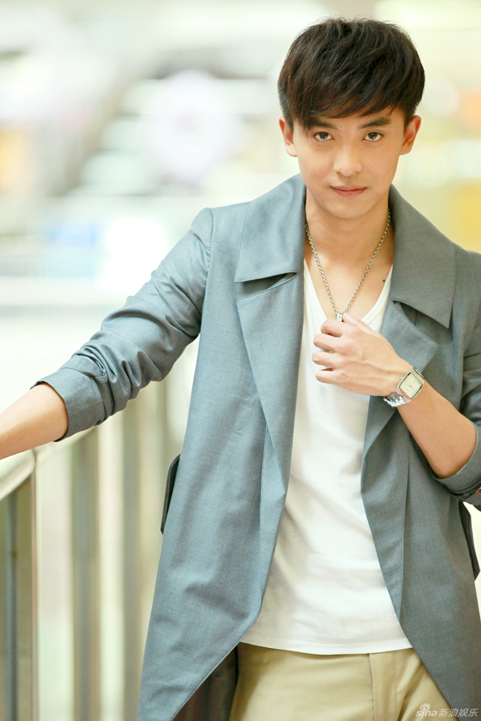 李佳航