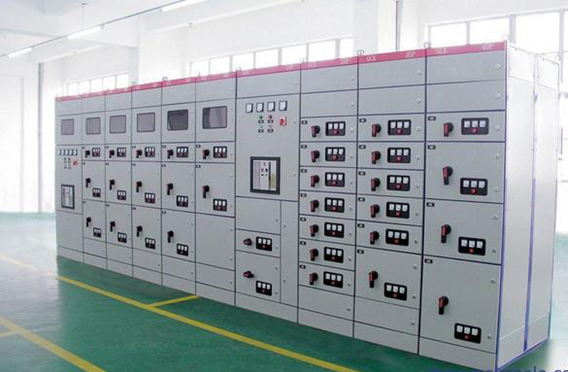  p>配电装置的功能是正常运行时用来接受和分配电能,发生故障时通过