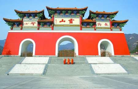  p>香山湖国家水利风景区,处鄂豫皖结合部的新县.