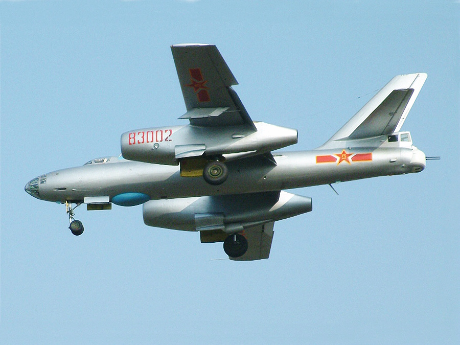  p>轰-7(代号: b>h-7 /b>)轰炸机,是 a target="_blank" href="/item