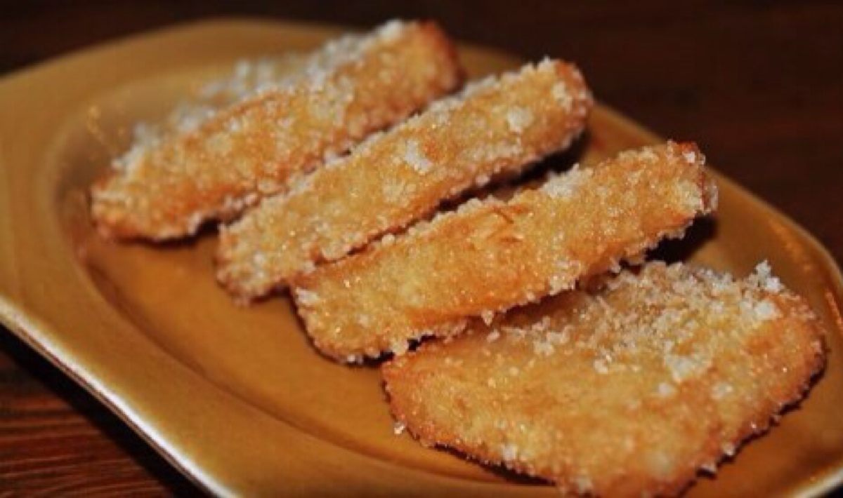  p>江米油糕,又叫软米油糕,糯米油糕,是 a href="#" data-lemmaid="