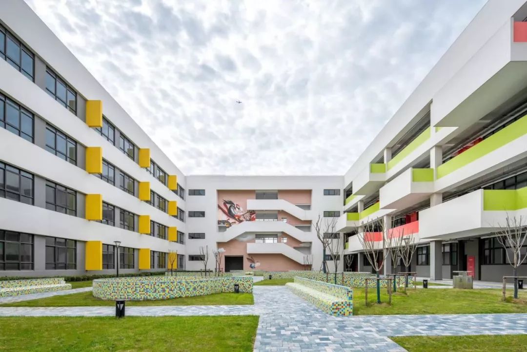 浦东新区建平临港小学