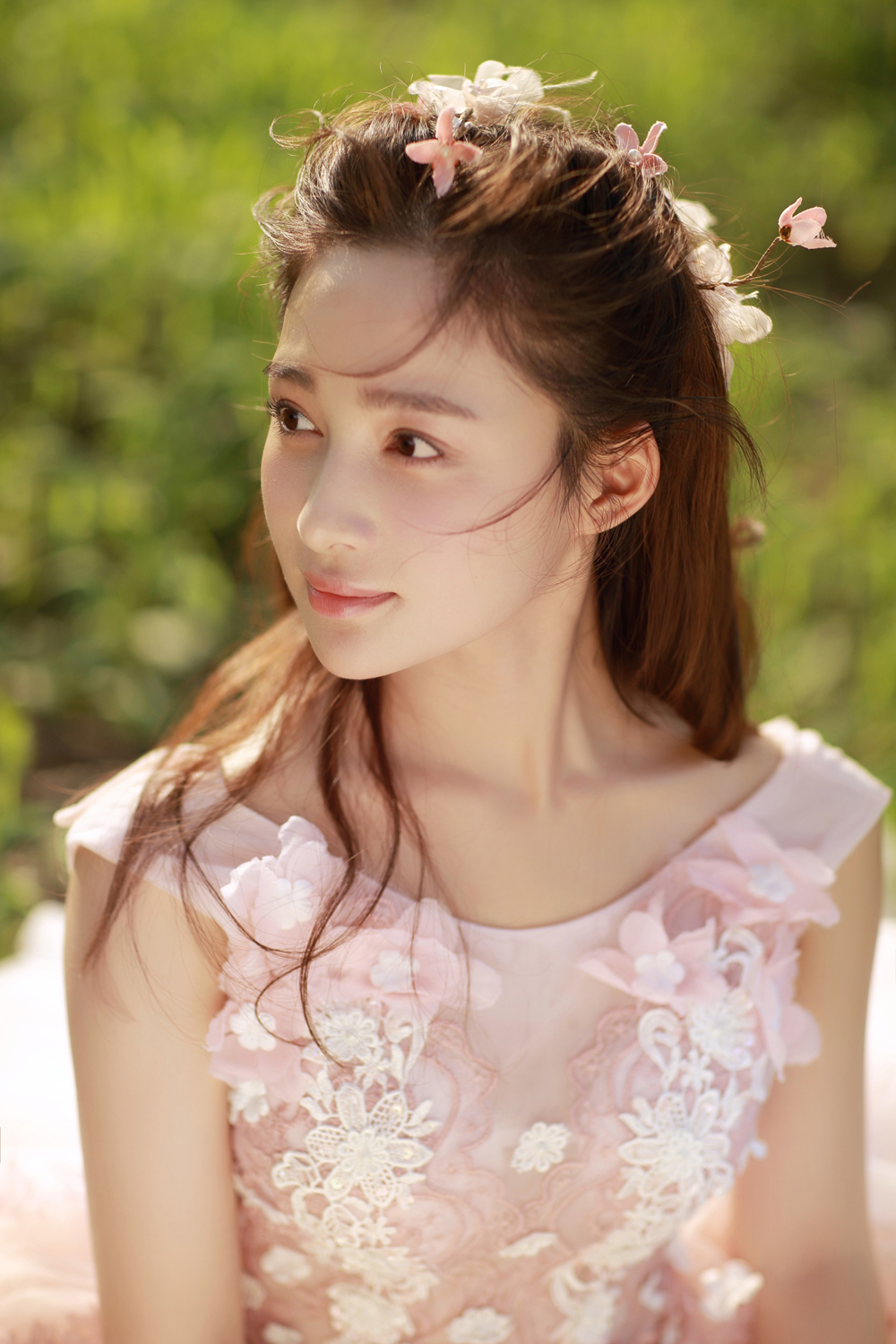  p>孙嘉璐,1996年9月19日出生于山东省烟台市,中国内地女演员,毕业于 