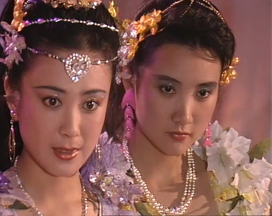 蒙美艳属于魏国宗室妖族,最初是魏国女诸侯王,魏仁宗为保证皇室纯正的