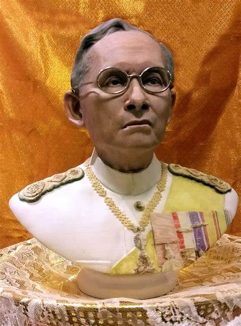 普密蓬·阿杜德