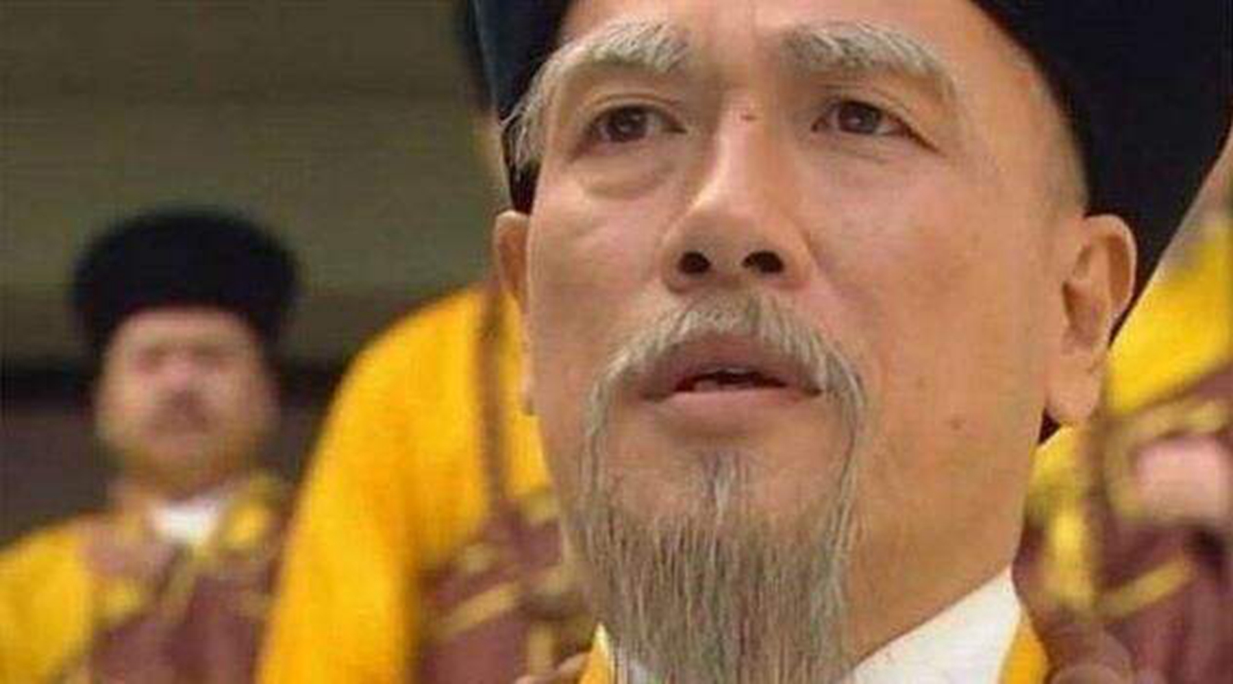 《天龙八部》中，乔峰一天饭也没要过，怎么当上的丐帮帮主？_百科TA说