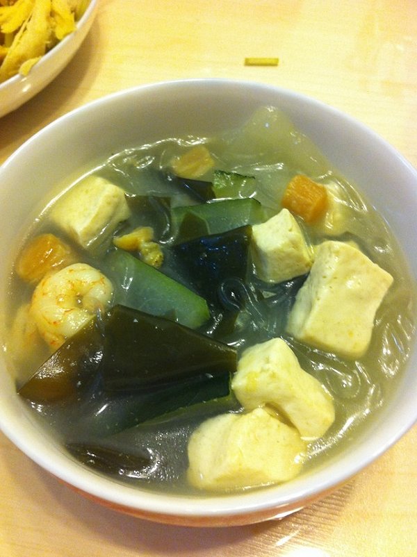 海带豆腐鲜虾清汤
