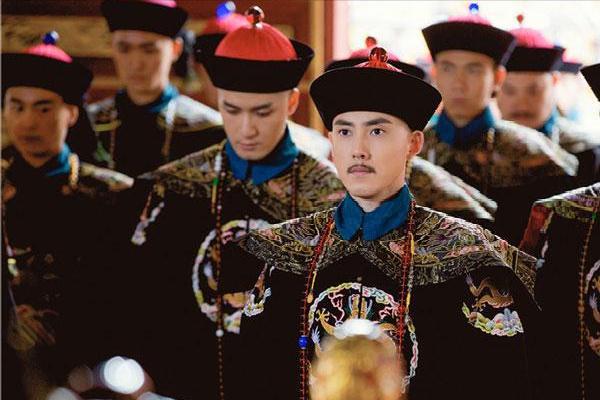 代善放弃继承资格，拥立皇太极登上汗位，为何反遭打压羞辱？_百科TA说