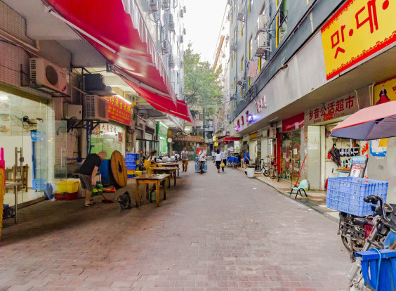  p>远景路棠下东二街位于广州市白云机场路,共计房屋10户. /p>