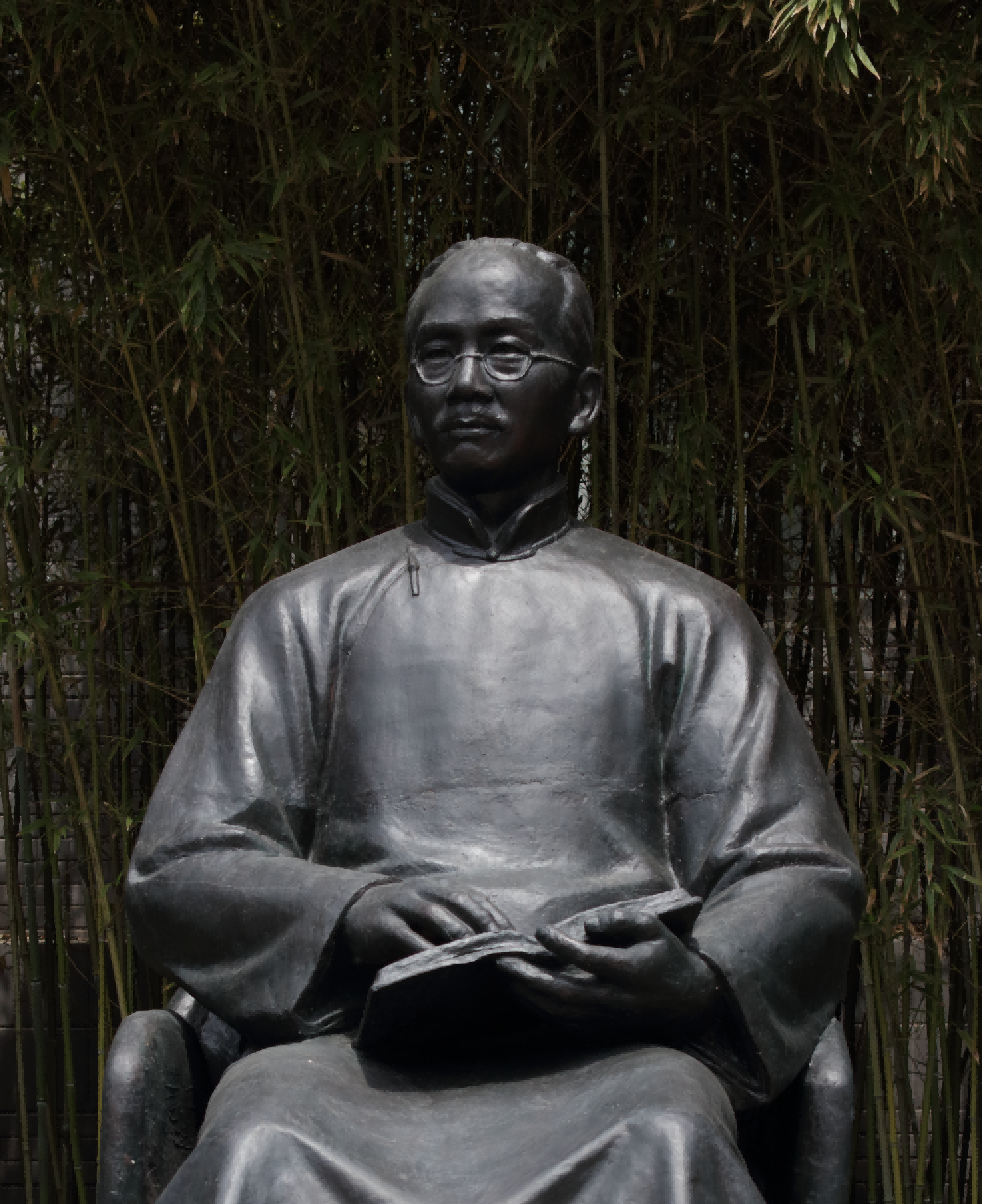  p>《蔡元培坐像》是中国现代雕塑的开拓者刘开渠先生晚年最具代表的