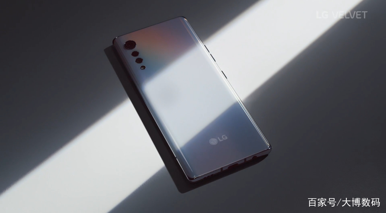 LG新机比OPPO还贵，无线充电+IP68+军工认证，设计让人心动_百科TA说
