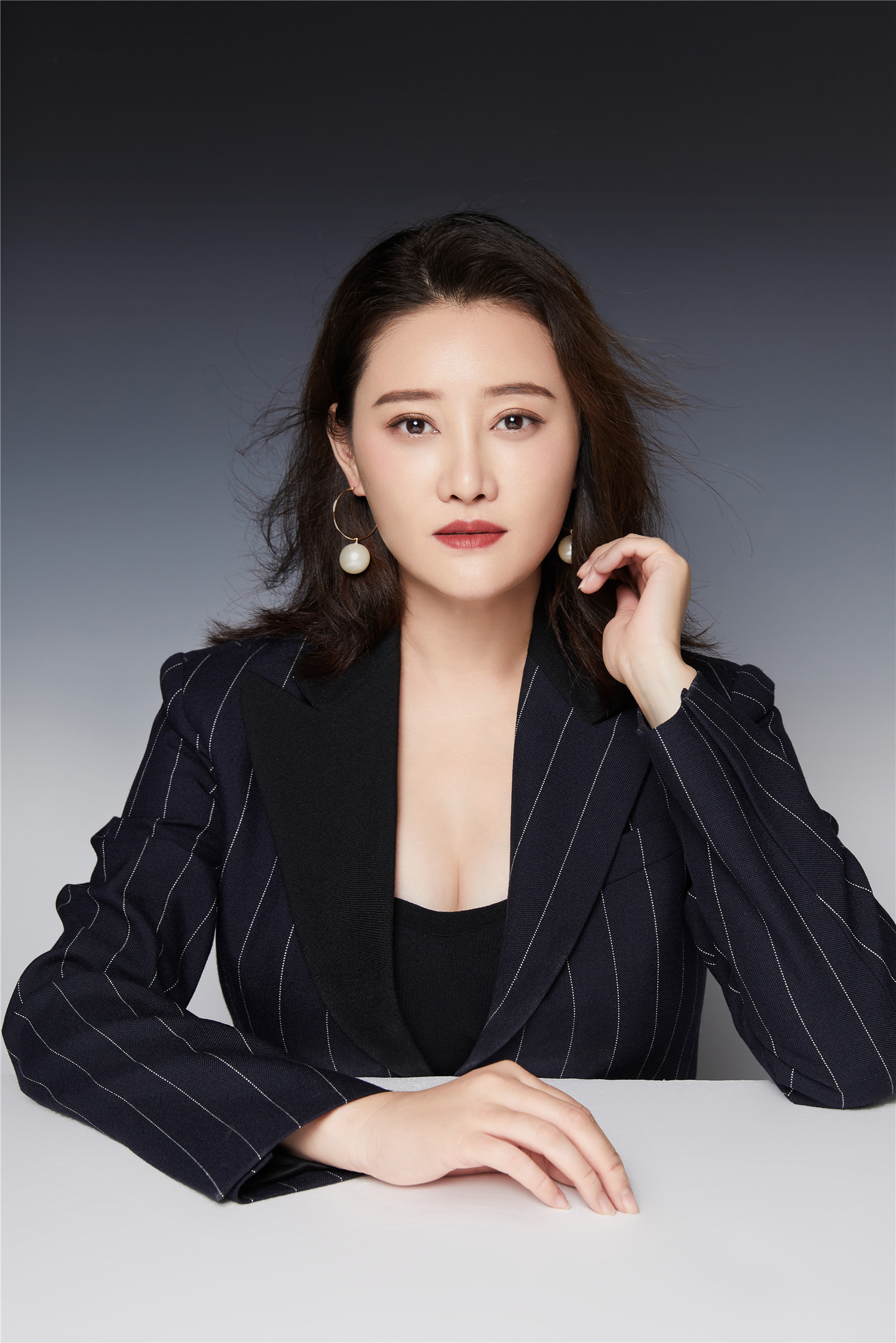  p data-id="gnwiyl6frt">牛丽燕 ,出生于天津市,中国内地女演员.