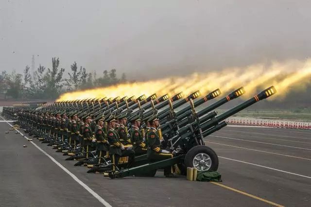  p data-id="go0pwfx0nr">礼炮,是举行隆重典礼或欢迎贵宾表示敬礼时