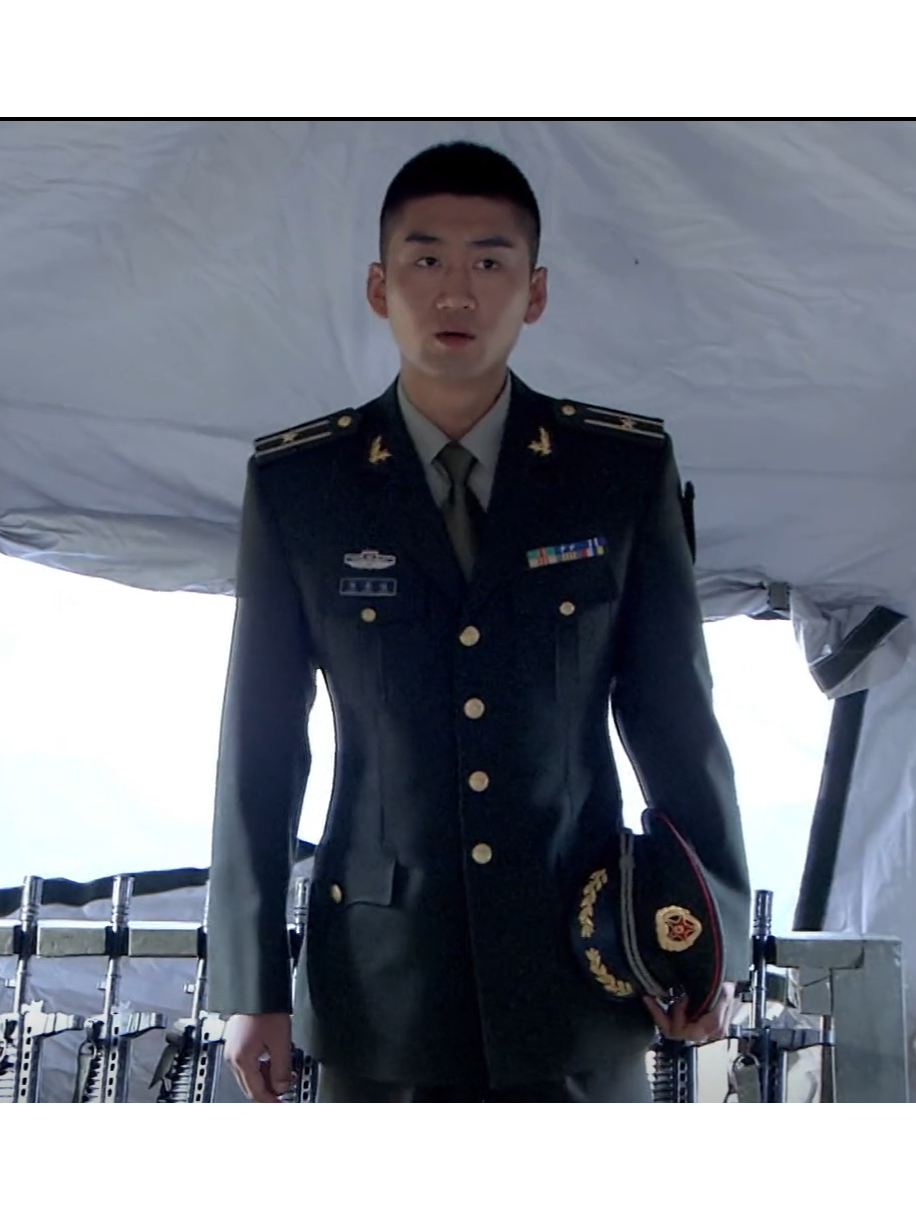 男,电视剧《 a target="_blank" href="/item/我是特种兵之利刃出鞘