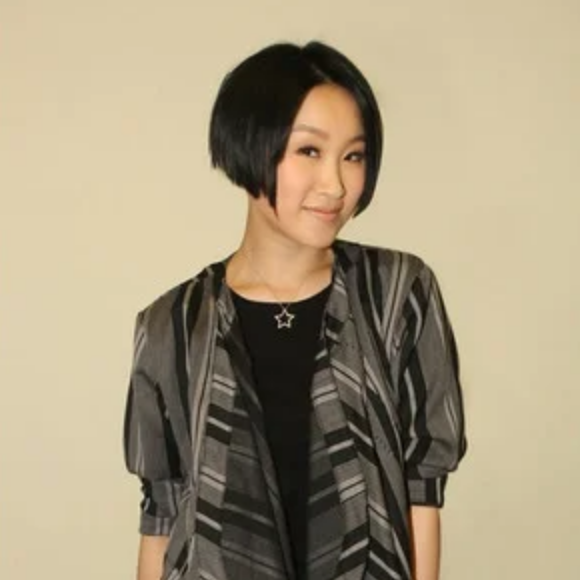  p>《月亮说团圆》是王菀之演唱的歌曲,由王菀之作词作曲,收录于2009