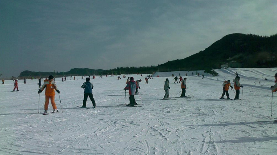 玉泉威虎山滑雪