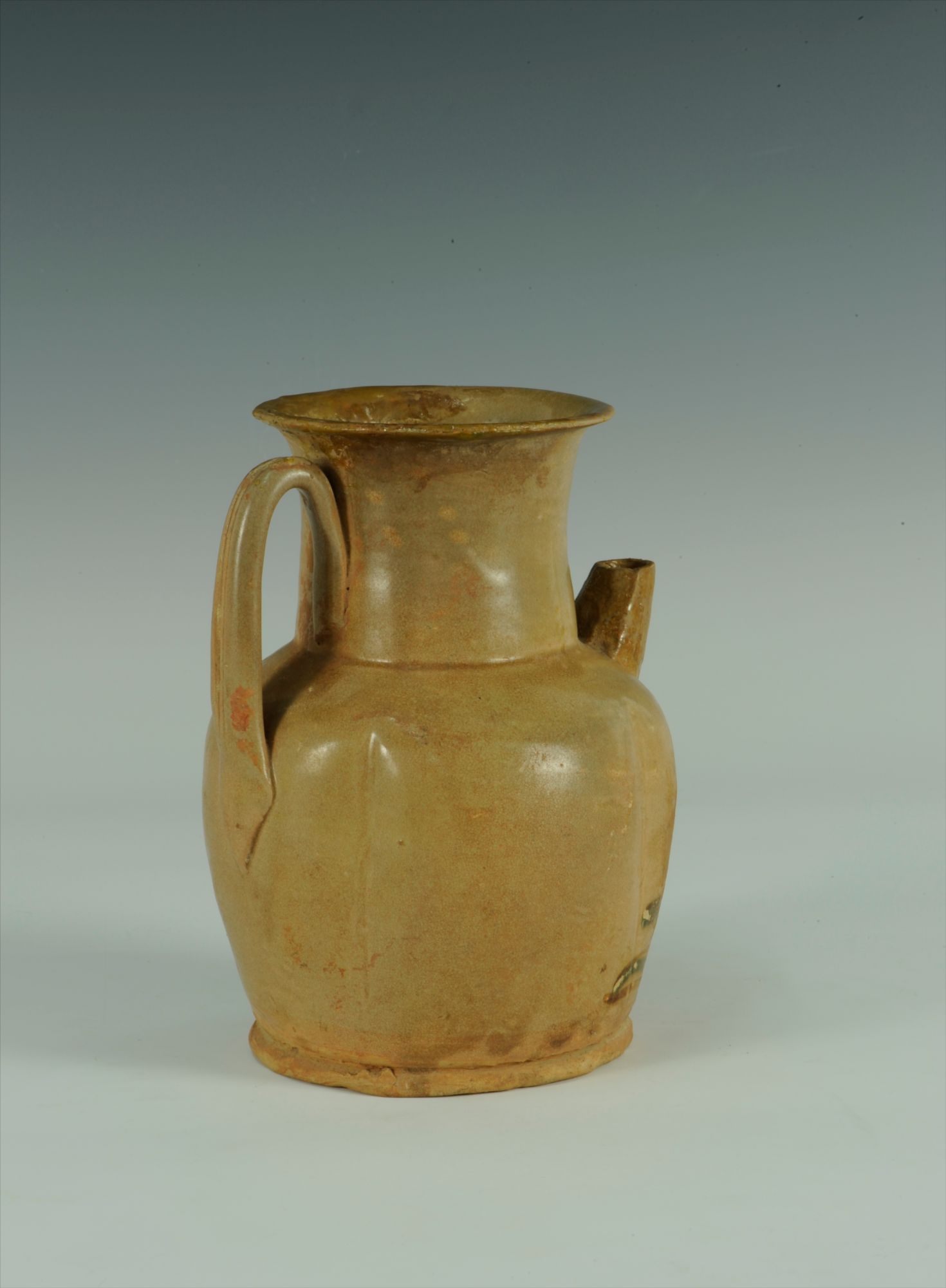 唐代长沙窑青釉彩绘花鸟纹瓷执壶