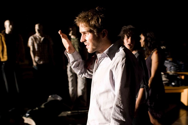  p>《科洛弗档案》是由马特·里夫斯执导,德鲁·高达担任编剧, a href