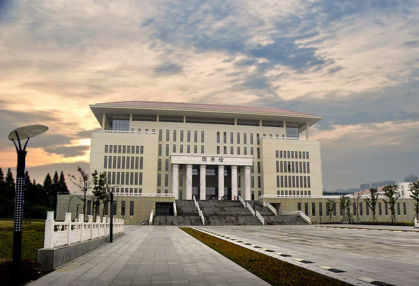 80g2">金陵科技学院图书馆建于2003年3月,由原南京金陵职业大学图书馆