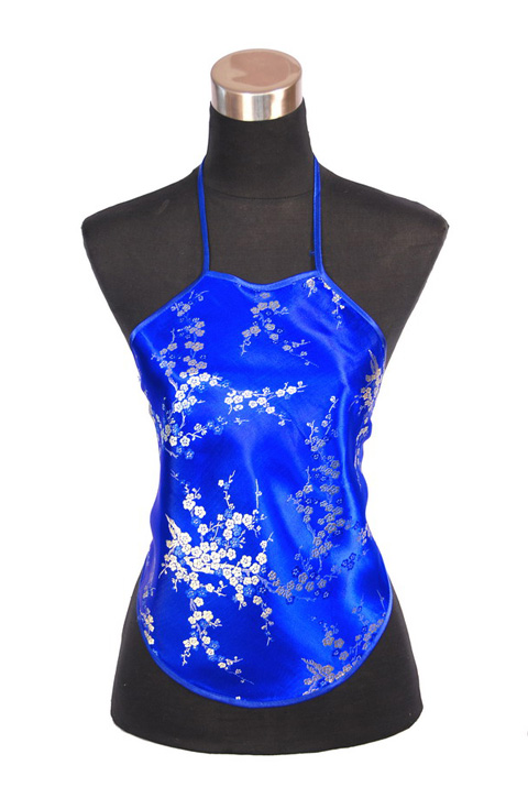 肚兜又称"抹胸",是中国传统服饰中护胸腹的贴身内衣,形状多为正