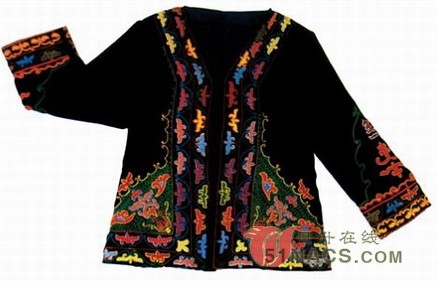 民族语言为柯尔克孜语,属阿尔泰语系突厥语族东匈语支克普恰克语组