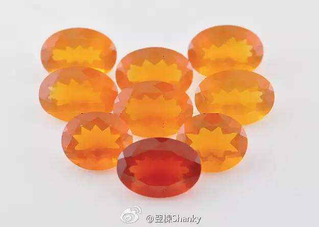 合成欧泊：MexiFire火欧泊和PeruBlu蓝欧泊_百科TA说