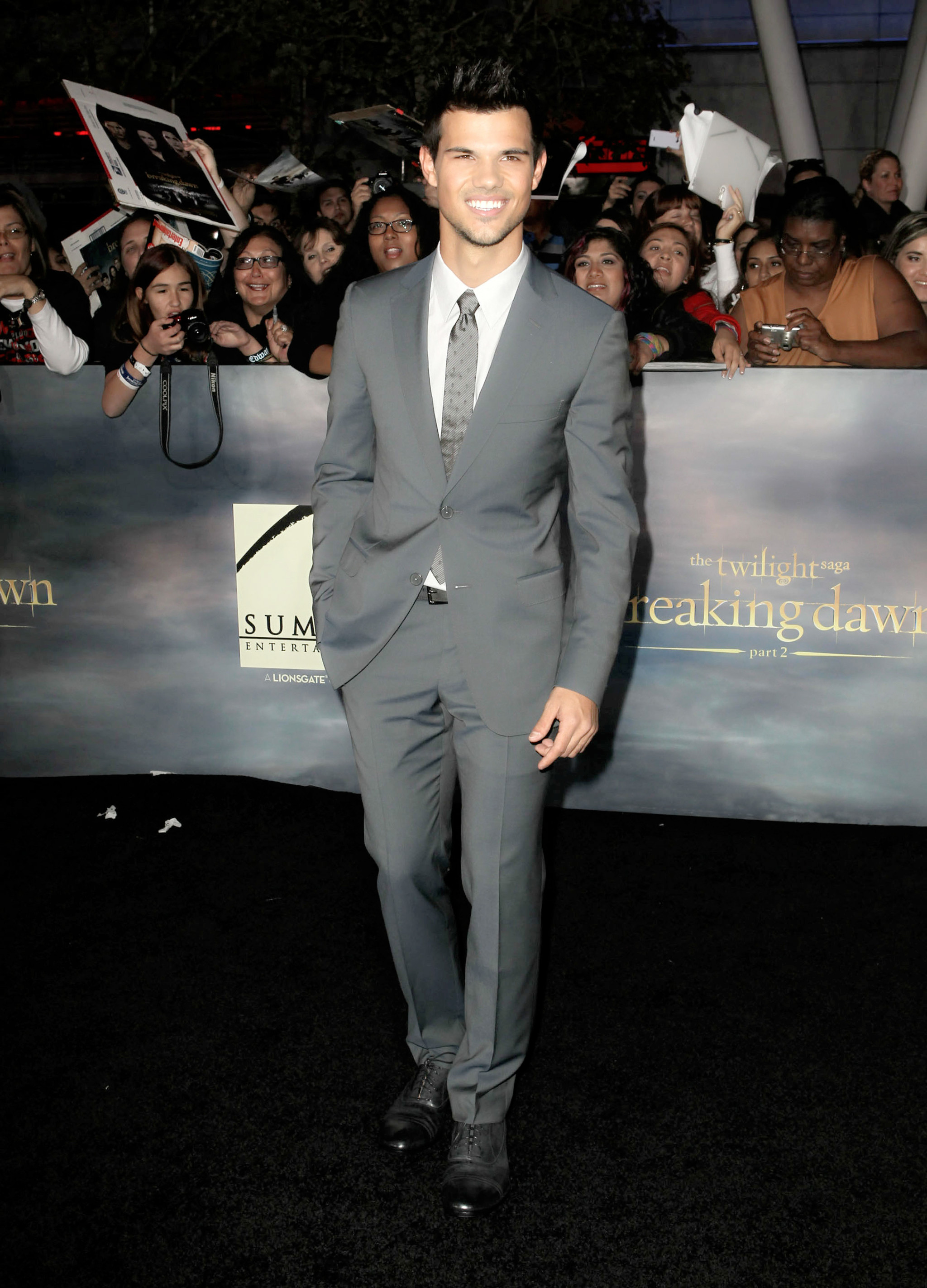  p>泰勒·洛特纳(taylor lautner),1992年2月11日出生于美国密歇根州