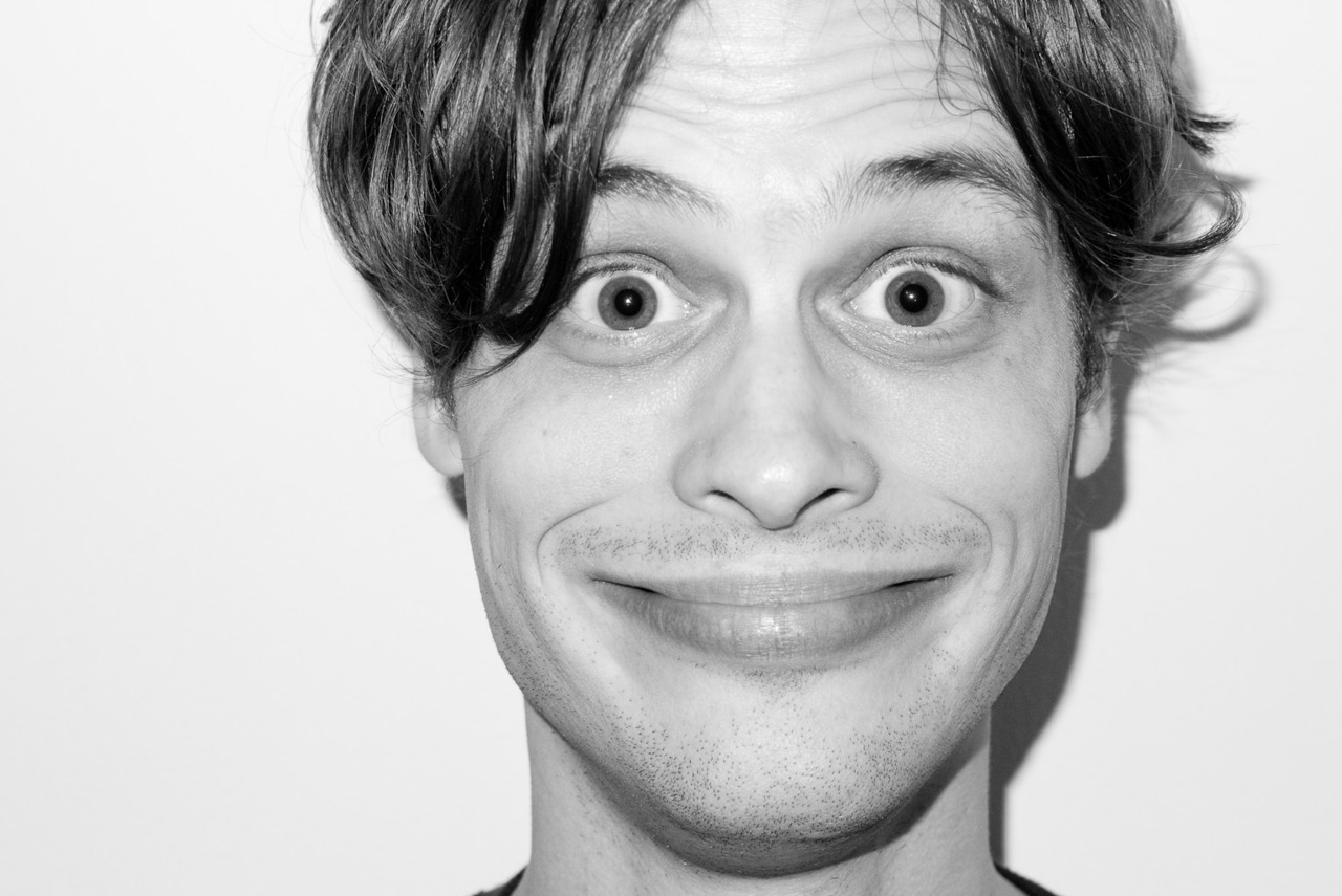  p>马修·格雷·古柏勒(matthew gray gubler),1980年3月9日出生于