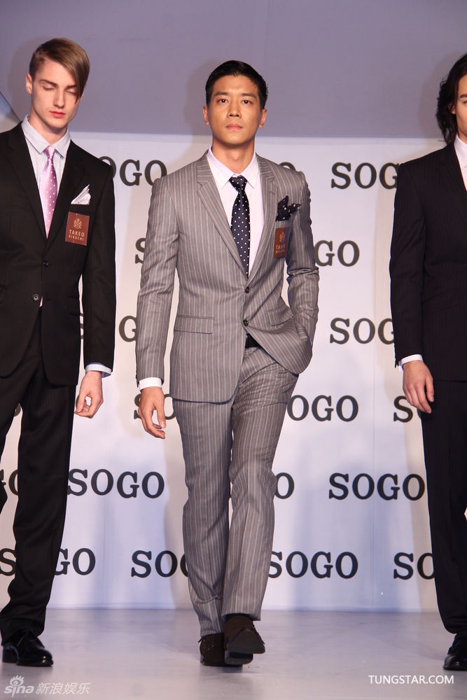  p>黎诺懿,1980年6月15日生于香港,中国香港男演员,2002年参加tvb艺员