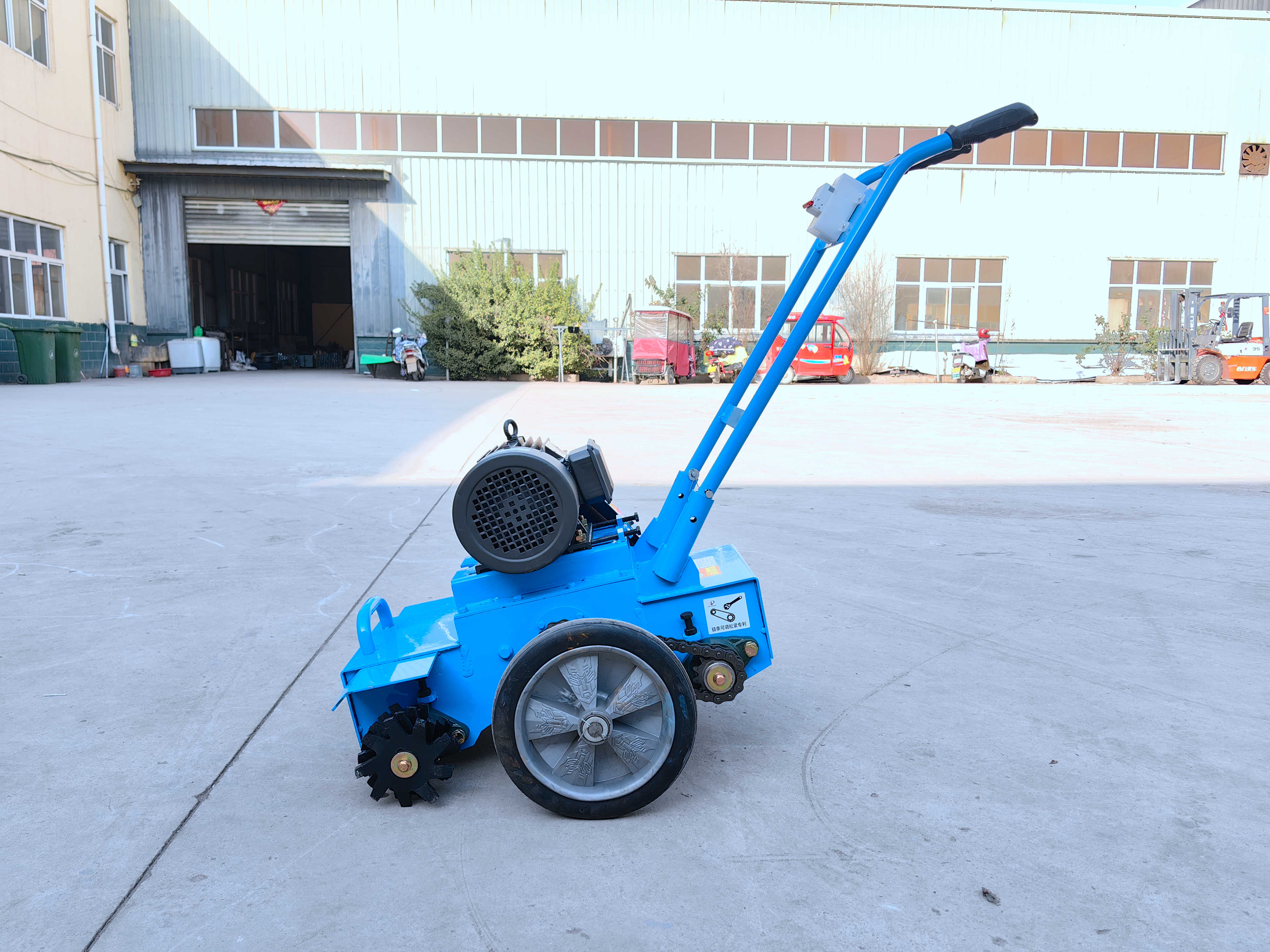 外文名:cleaning machine 用于建筑工程中清理混凝土渣和土灰的机器