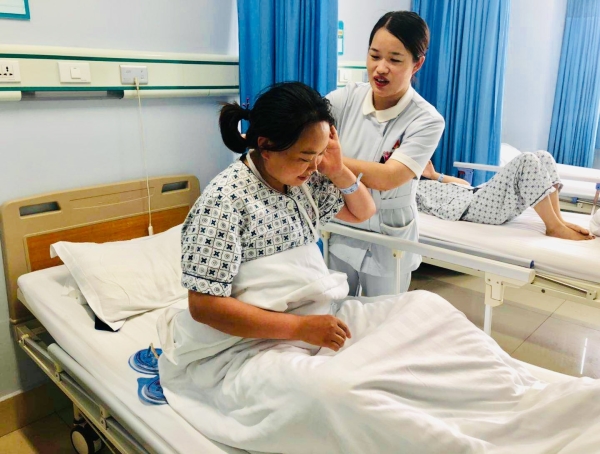 有条理,有目的,有计划的完成基础或常规护理,观察了解病人体表