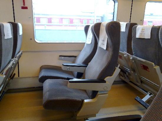 target="_blank" href="/item/国家铁路/4716787" data-lemmaid="